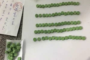 Tài xế GrabBike vừa hành nghề xe ôm vừa vận chuyển thuốc lắc