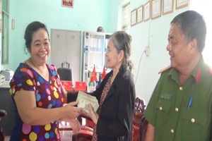 Người phụ nữ nghèo nhặt được 100 triệu trả lại người mất