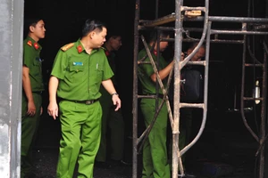 Khám nghiệm vụ cháy nhà hàng 6 người chết ở Đồng Nai