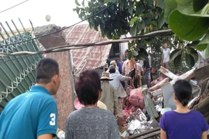 Đồng Nai: Xe tải tông 5 nhà dân, 2 người chết tại chỗ