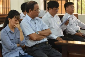 Hoãn xử cựu trưởng ban tổ chức thành ủy Biên Hòa ăn chặn tiền