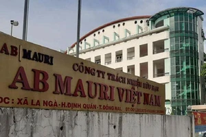 Khai quật ống thải ngầm của Công ty AB Mauri Việt Nam