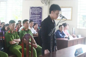 Giết người yêu ngay cổng công ty vì mâu thuẫn tình cảm