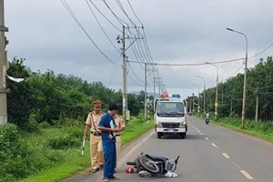 Vi phạm giao thông còn liều mạng tông thẳng vào cảnh sát