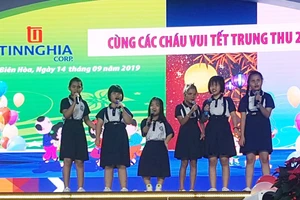 Đồng Nai: Hơn 1.000 trẻ khuyết tật, mồ côi nhận quà Trung thu