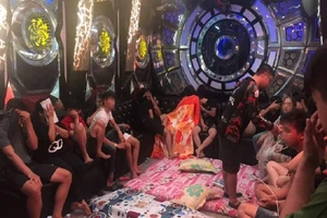 50 nam nữ thanh niên 'bay' ma túy trong quán karaoke