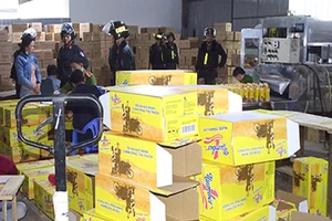 Lãnh đạo Công an Đồng Nai trực tiếp bắt xưởng nước ngọt dỏm