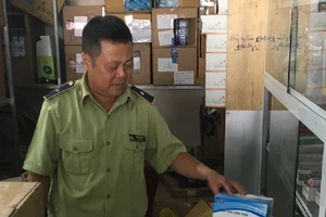 Nhà thuốc xin lỗi khách vì bán khẩu trang kiểu 'chặt chém'