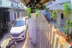 1 phụ nữ 60 tuổi bắt cóc 'tình địch' để đánh ghen