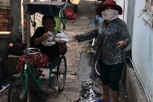 Đồng Nai: Hỗ trợ 900.000 đồng cho người bán vé số