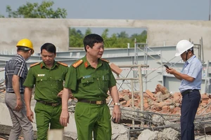 Điều tra nguyên nhân vụ sập tường 10 người chết tại Đồng Nai