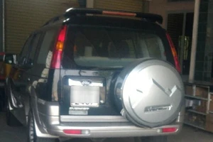 Vẫn chưa dứt điểm vụ ném vỡ kính xe hơi 