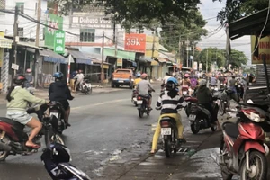 Đồng Nai: Bị phong tỏa nhưng nhiều người vẫn đi lại, mua bán nhộn nhịp