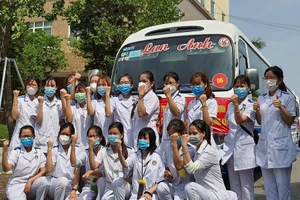 Hơn 200 cán bộ, sinh viên y khoa Nam Định chi viện cho tỉnh Đồng Nai