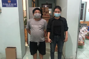  Đôi nam nữ đi tiêm vaccine trộm luôn điện thoại nhân viên y tế