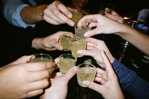 Đồng Nai: Liên tiếp 10 người bị ngộ độc rượu, 1 người tử vong