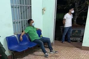 Bị đánh chết khi ngồi nói chuyện với vợ người khác