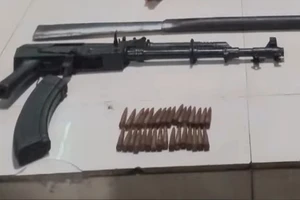 Bị bắt vì gửi hình súng, đạn AK cho vợ cũ dọa giết cả nhà