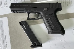 Nổ súng giải quyết mâu thuẫn nợ nần ngay cổng chợ ở TP Biên Hòa