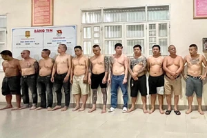 Triệt phá sòng bạc tiền tỉ, 12 dân 'anh chị' cộm cán ở Đồng Nai bị tóm