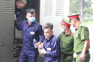 An ninh thắt chặt tại phiên xử vụ xăng lậu 'khủng' trị giá 2.900 tỉ đồng