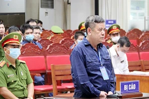 Cán bộ Cục Điều tra chống buôn lậu bị 'gục' trước 'đạn bọc đường' của trùm buôn lậu như thế nào?