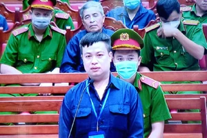 'Ông trùm’ buôn 200 triệu lít xăng lậu kéo con trai vào vòng lao lý như thế nào?