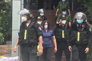 Truy tố nữ 'đại gia' và 31 đồng phạm trong đường dây buôn lậu xăng về tội trốn thuế