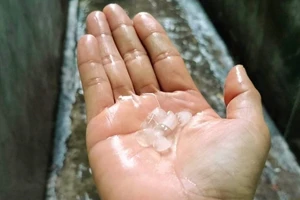 Đồng Nai: Cơn mưa 'vàng' giải nhiệt, xuất hiện mưa đá 