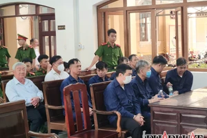 Cựu Phó chủ tịch TP Biên Hòa và nhiều nhân chứng vắng mặt, tòa hoãn xử