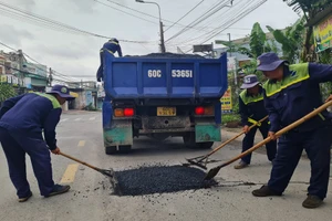 'Xóa bẫy' trên đoạn đường hàng chục tỉ đồng vừa làm xong đã hư