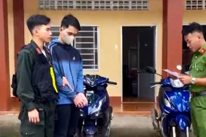 Cô gái bị bạn trai vừa quen trên mạng cướp xe máy trong đêm