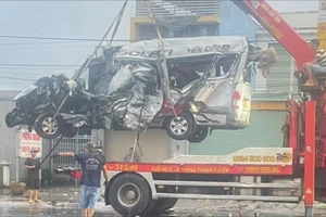 Hiện trường vụ tai nạn xe khách 4 người chết, 5 người bị thương ở Đồng Nai