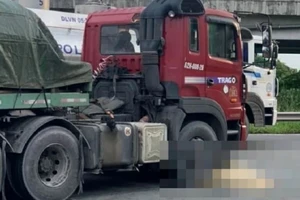 1 phụ nữ chết thương tâm dưới gầm xe đầu kéo trên quốc lộ 51