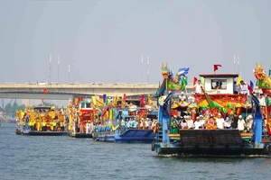 Hàng nghìn người dự lễ Nghinh thần chùa Ông lớn nhất Đồng Nai