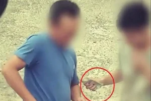 Nhân viên cây xăng khai nhận tiền 'bảo kê' xe quá tải cho nguyên Trạm trưởng CSGT Suối Tre