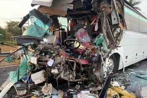 Nguyên nhân vụ tai nạn xe khách trên đường dẫn trạm dừng chân cao tốc 