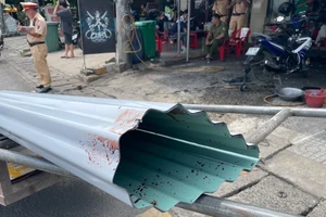 Tông vào xe máy kéo tôn, nam thanh niên tử vong