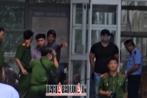 Thực nghiệm hiện trường vụ bác sĩ giết người tình phân xác phi tang ở Đồng Nai