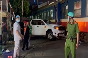 Khởi tố vụ ô tô bị tàu hoả tông ở Đồng Nai, 5 người thương vong