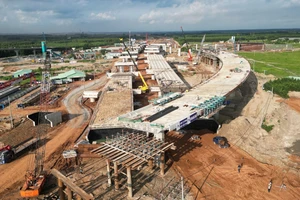 Hình hài 2 tuyến đường cửa ngõ vào sân bay Long Thành