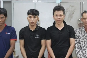 4 gã đàn ông đánh vây đánh người để cướp vé số