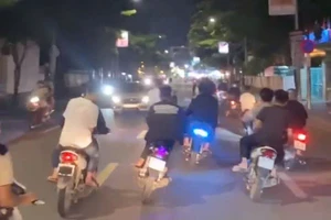 Đồng Nai: Nhóm 'quái xế' đua xe trên phố còn livestream trên mạng xã hội