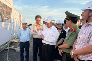 Phó Thủ tướng Hồ Đức Phớc kiểm tra tiến độ xây dựng 2 tuyến cao tốc trọng điểm phía Nam