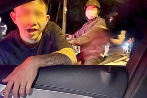 Công an triệu tập 4 người chặn ô tô ở Đồng Nai, xô xát khiến bé 2 tuổi bị thương