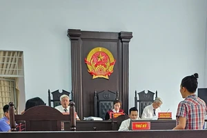 3 bị cáo vụ 'bị khởi tố vì làm phiền người khác 20 phút' đều bị phạt tù giam