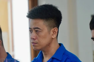 Tuyên án giám đốc công ty bất động sản mua 40 sổ hồng giả giao cho khách