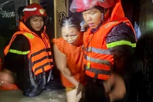 Đồng Nai kịp thời ứng cứu, giúp dân khu vực bị ngập do mưa lớn