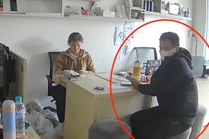 Đồng Nai: Kẻ cướp giật iPhone trong cửa hàng dùng dao dọa người truy đuổi 