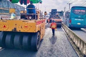 Đã xoá 'ma trận ổ voi' trên quốc lộ 51 sau khi Pháp Luật TP.HCM phản ánh